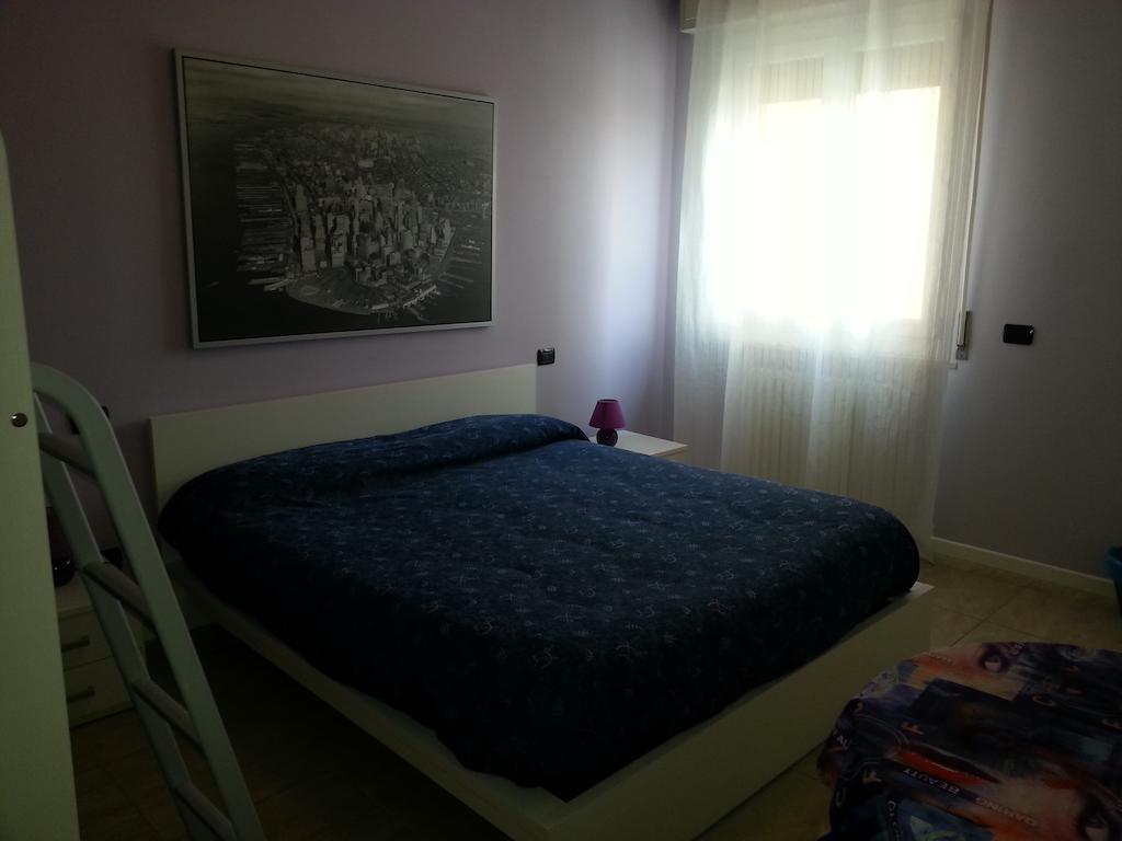 Sony Affittacamere Desenzano del Garda Bagian luar foto