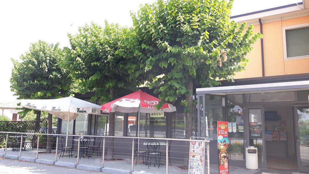 Sony Affittacamere Desenzano del Garda Bagian luar foto